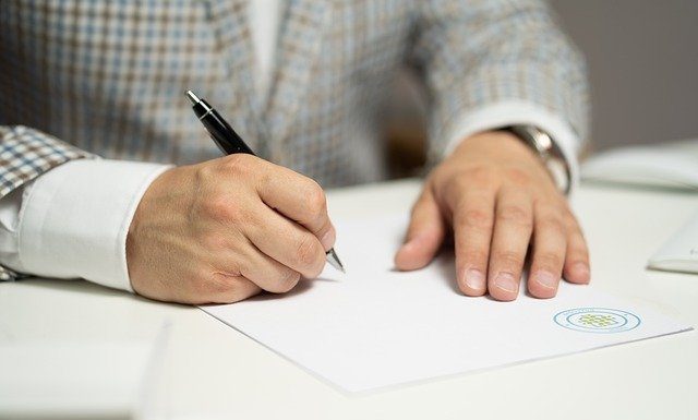 How to Choose the Right CLM Solution for Your Projects?