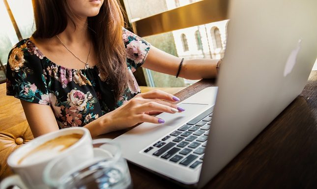 What is a CMS in Headless Commerce?