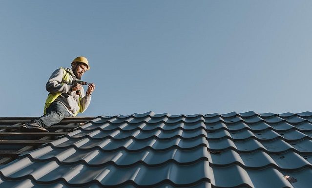 How to Efficiently & Quickly Fix the Roof on Your Business Premises