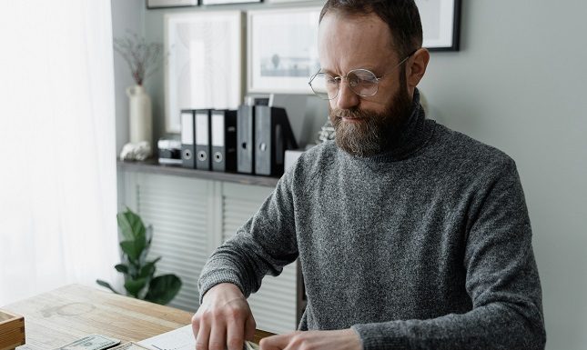 Ensuring Compliance: How Online Payroll Software Can Simplify Regulatory Requirements