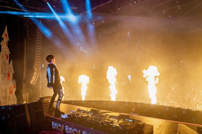 Using Custom Trade Show Booths to Engage Attendees with Reward-Based Activities