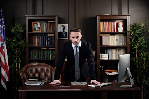 Understanding the Role of a Business Lawyer in Commercial Law