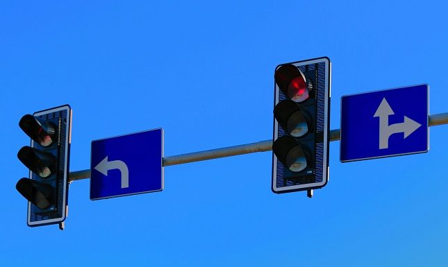 5 Benefits of Recognizing Blue Road Signs