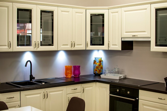 What Makes Wholesale Cabinets a Smart Choice for Efficient Commercial Project Success