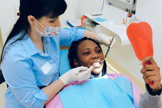 Why HR Advocates Regular Check-Ups at a Dental Clinic for Better Oral Health