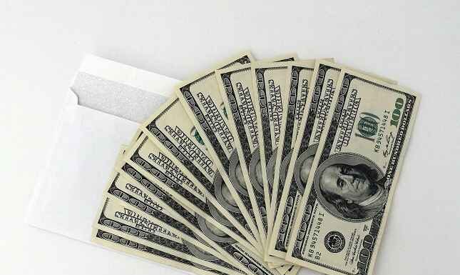 Instant Payments Monthly Payouts: What Works Best For Creators