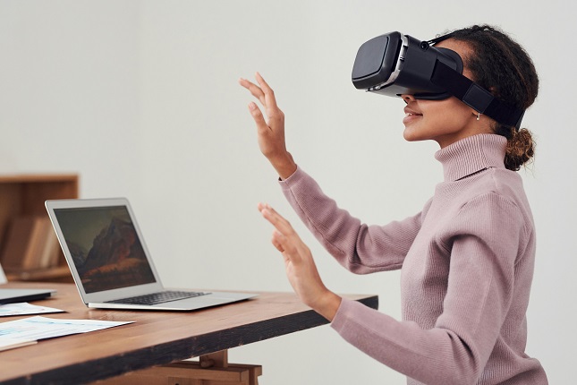 VR & AR In Corporate Upskilling How Immersive Tech Can Boost Learning Outcomes