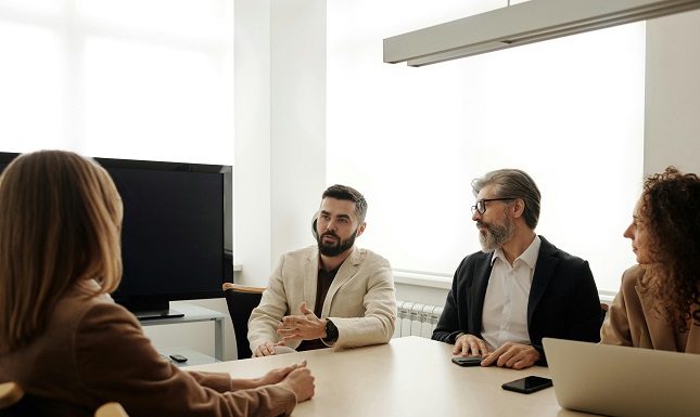 The 4 Best Frontline And Employee Communication Platforms Changing How Teams Connect