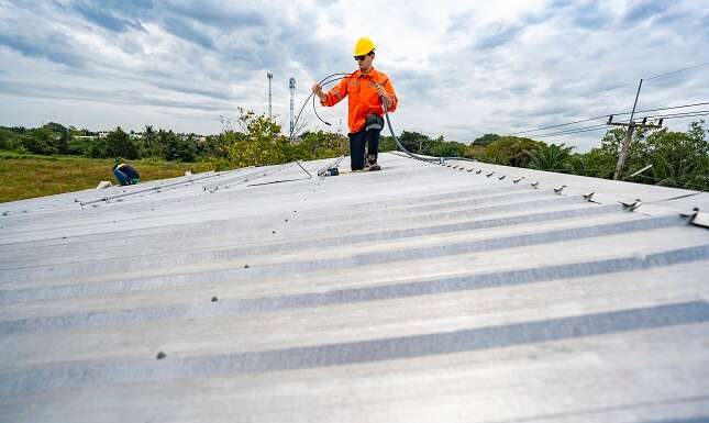 Why Roofing Specialists In Madison Recommend Architectural Asphalt Shingles