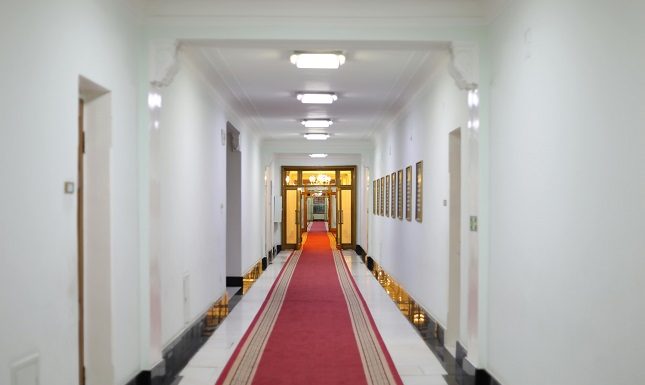 Elevating Hotel Lobby Ambience For The Holidays With Large Area Rugs