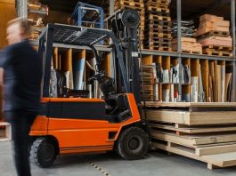 What Makes A Good Forklift Hire Service Stand Out