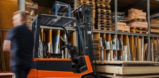 What Makes A Good Forklift Hire Service Stand Out
