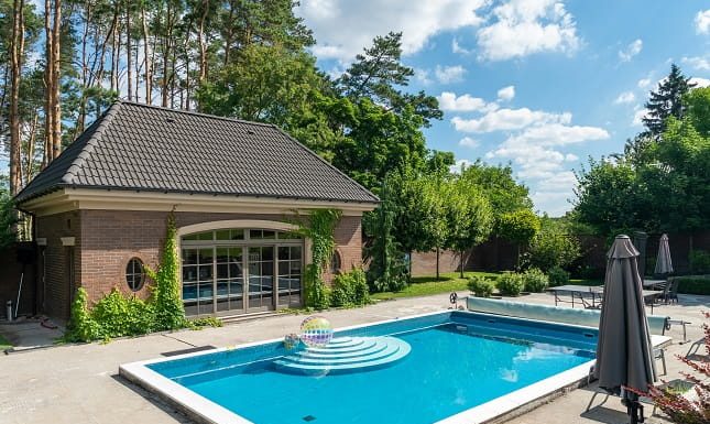 Types Of Pool Covers For Protection And Efficiency