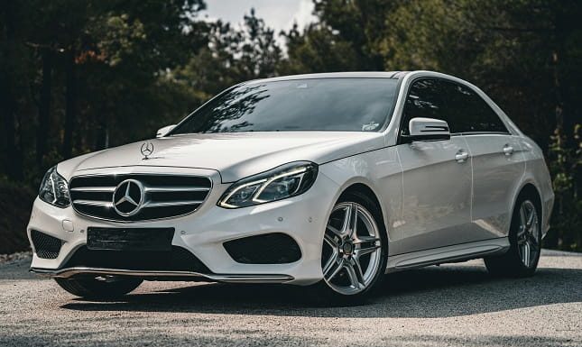 Beyond The Terminal: How Executive Car Services Ensure Seamless Airport Transfers
