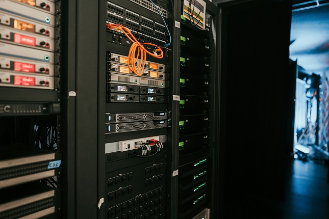 Evaluating The Best VPS With Crypto For E-commerce