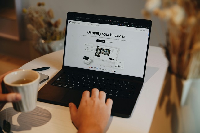 Is Weebly Free Plan Enough For A Small Business Website