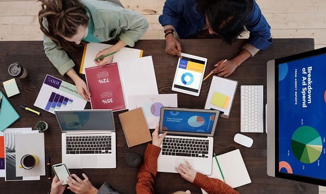Founders Are Starting To Pay Their Marketing Agency For Outcomes, Not Deliverables