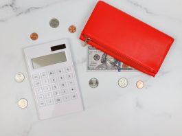 What is a Savings Account Interest Calculator & How Does It Help You?