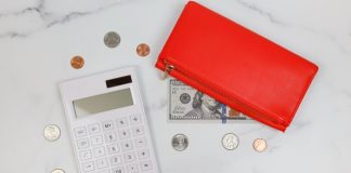 What is a Savings Account Interest Calculator & How Does It Help You?