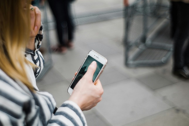 Essential Mobile Connectivity Tips For International Business Travellers