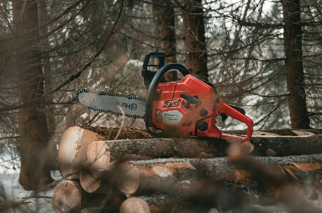 How Cordless Chainsaws Improve Mobility for Outdoor Cutting Tasks