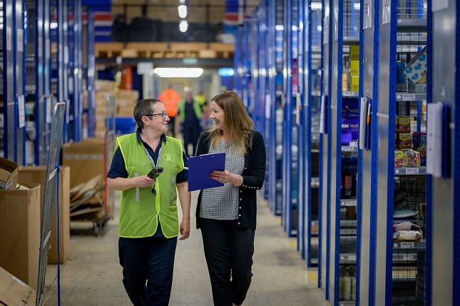 How to Transition from a Logistics Employee to an Independent Freight Agent