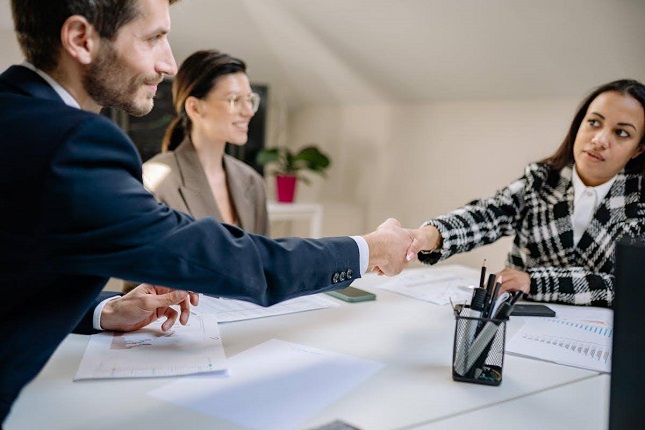 The Pros and Cons of Establishing an LLC for Your Business