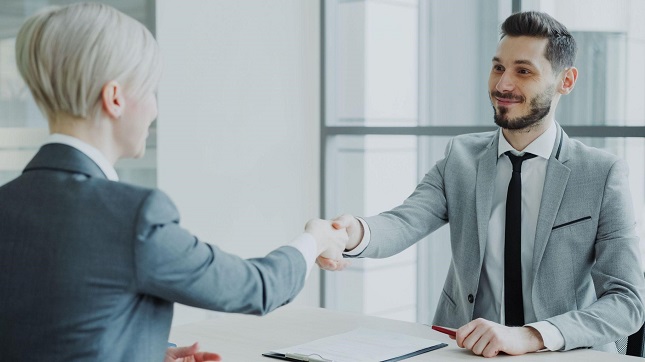 How Do Recruiters In The Finance Niche Find Candidates?
