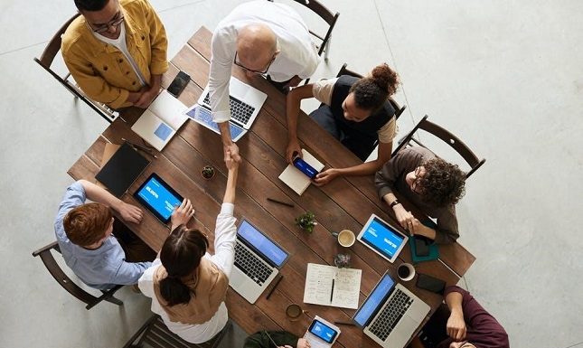 How Employee Rewards Programs Enhance Company Culture