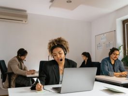 How to Evaluate Service Providers Before Signing a Long Term Contract