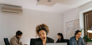 How to Evaluate Service Providers Before Signing a Long Term Contract