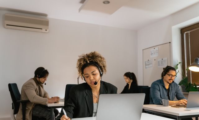 How to Evaluate Service Providers Before Signing a Long Term Contract