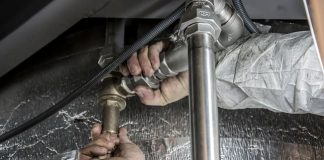 How Hiring A Plumber In Kansas City Prevents Winter Pipe Bursts