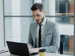 How To Turn Industry Experience Into An Independent Service Business