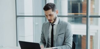 How To Turn Industry Experience Into An Independent Service Business